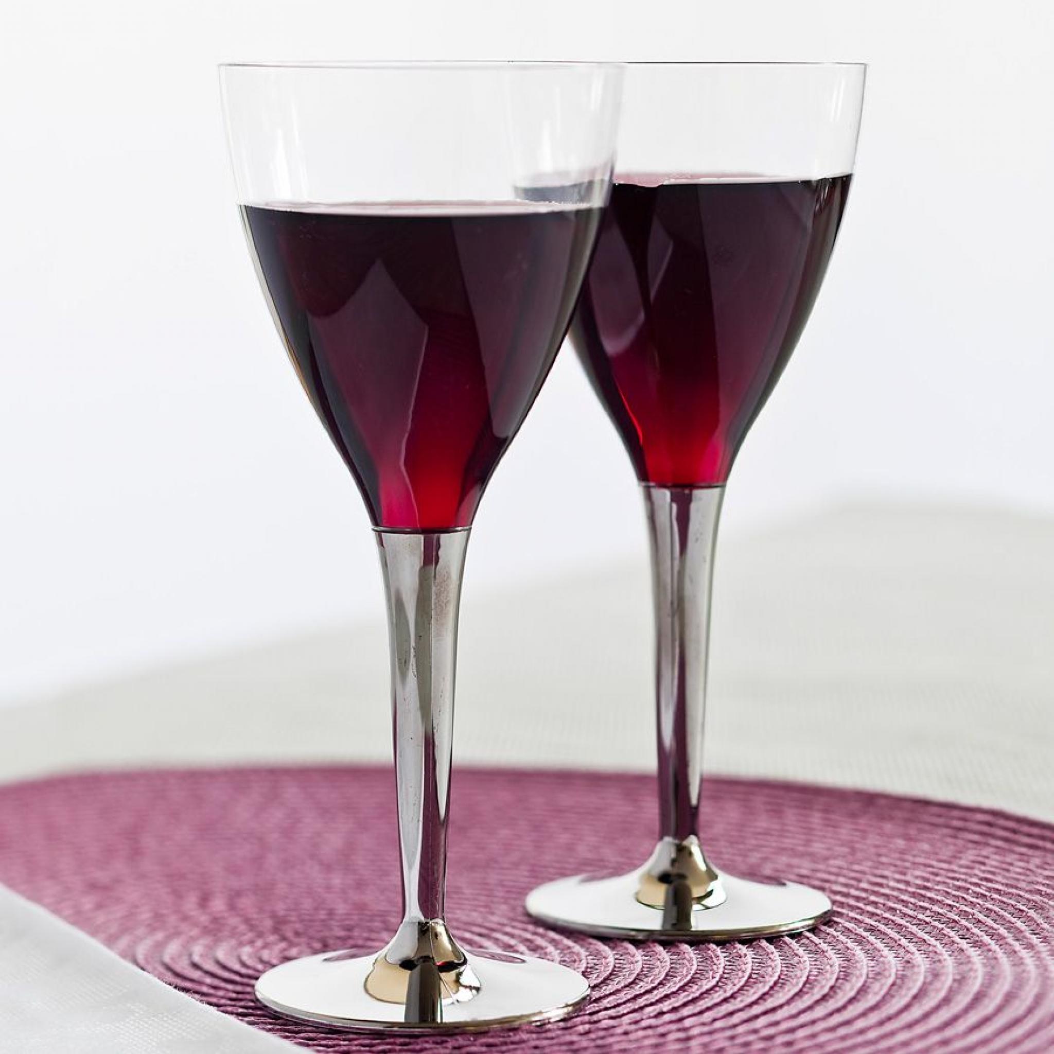 clear plastic wine cups